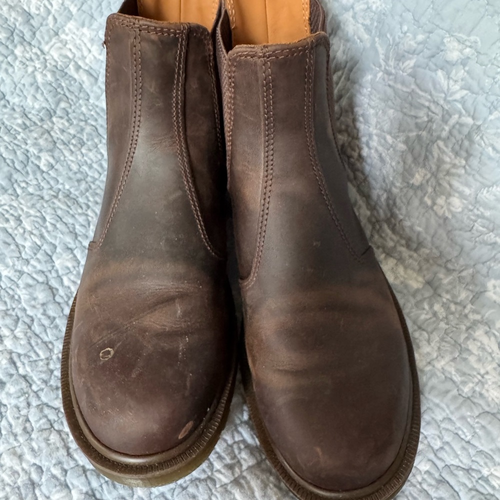 Brown Chelsea Boots with Leather Material and Thick Sole